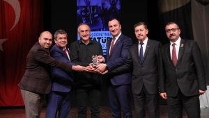 Başöğretmen Atatürk Ödülü, Sunay Akın'a