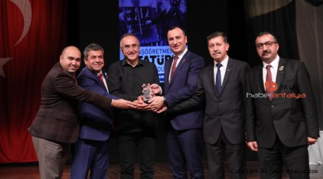 Başöğretmen Atatürk Ödülü, Sunay Akın'a