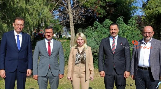 BAÜB'ün ilk yüz yüze toplantısı AÜ'de