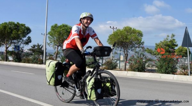 Bisikletle 58 bin kilometre kateden Avustralyalı Helen, Demre'de