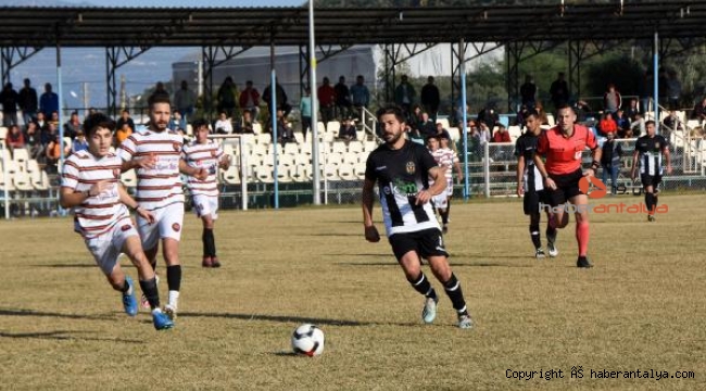 Demre Beymelekspor 10 kişiyle kazandı