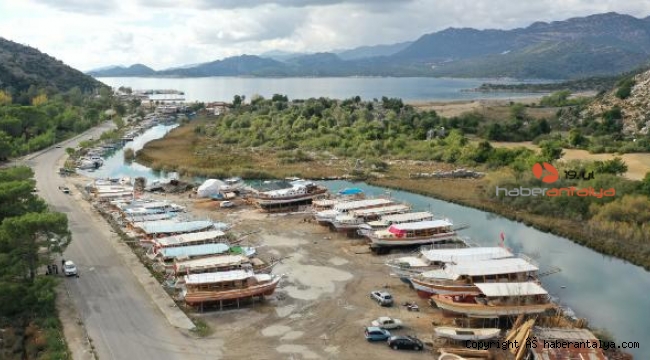 Demre'de yatlara 'kara molası' başladı