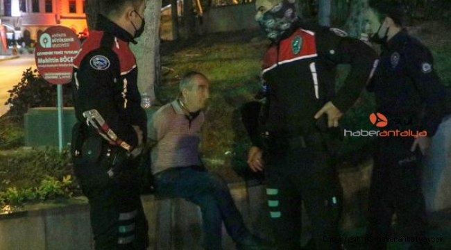 'Gel sana sarılayım' dedi, kalçasından bıçakladı !