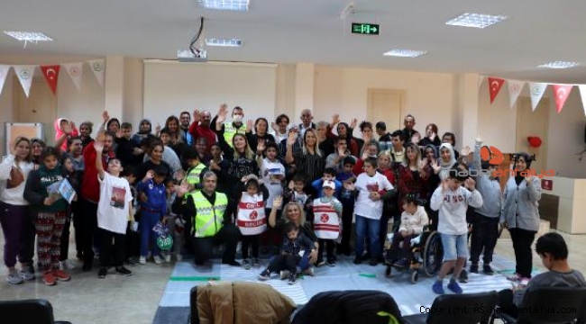 Jandarmadan, otizmli çocuklara trafik eğitimi