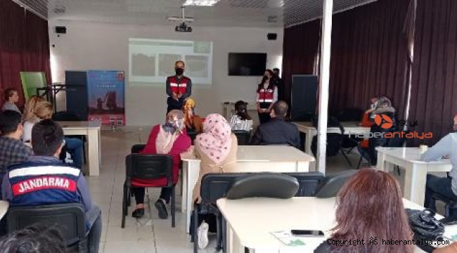 Jandarmadan velilere narkotik eğitimi