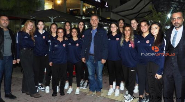 Kepez'in '12 dev kızı' sahaya çıkıyor