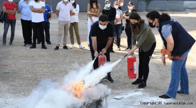 Konyaaltı'nda personele 1 ayda 4 eğitim