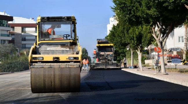 Konyaaltı'nda yollar asfaltlanıyor