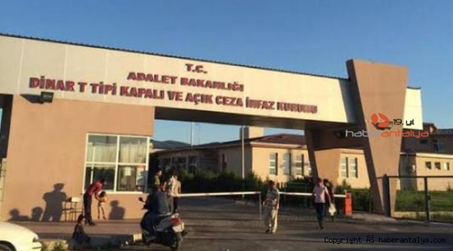 Mahkum, 3 infaz koruma memurunu cam bardakla yaraladı !