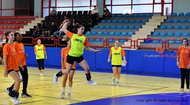 Mavi Kelebekler, Kastamonu maçında liderliği korumak istiyor
