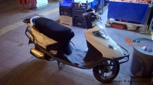 Motosikletliye çarpıp arkasına bakmadan kaçtı