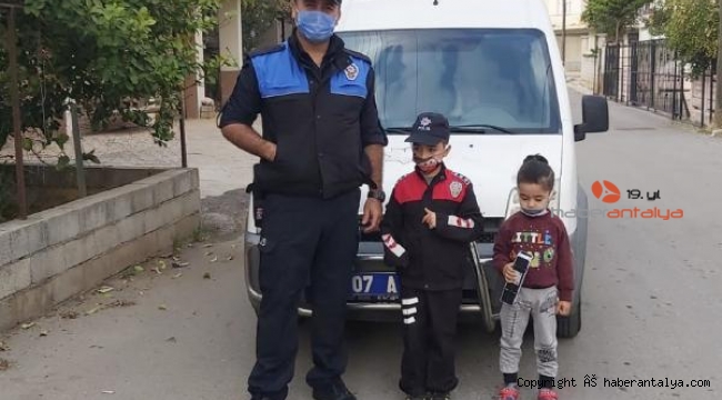 Mustafa'nın polislik sevinci