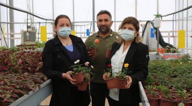 Öğretmenler Günü çiçekleri Akdeniz Üniversitesi'nden