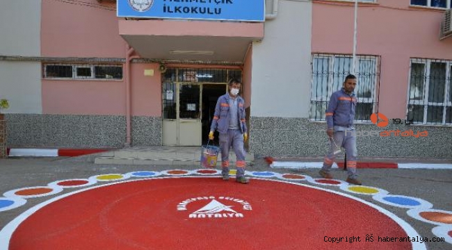 Okul bahçelerinde hummalı çalışma