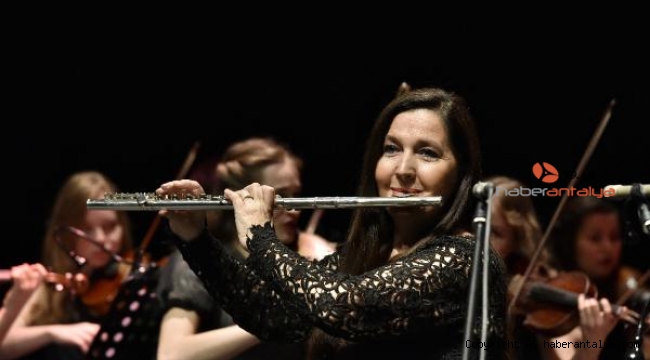 Şefika Kutluer'den sıra dışı konser
