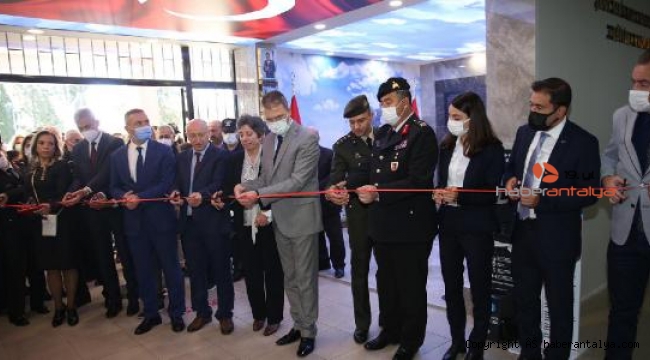 Şehidin adını taşıyan okula şehitlik köşesi