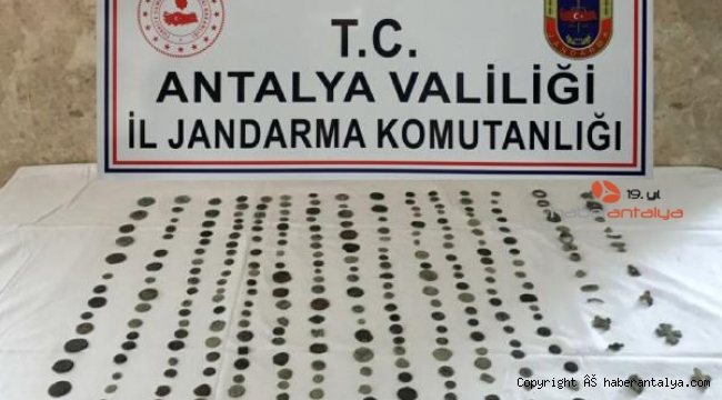 Tarihi eseri satmak isterken yakayı ele verdiler