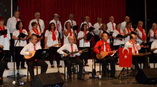 Türkülerle coşturan konser