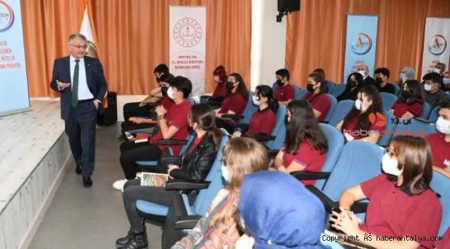 Vali Yazıcı'dan gençlere 'tek nasihat