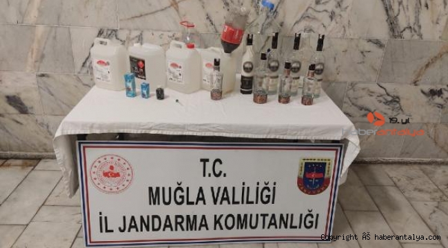 1040 litre 'sahte içki' ele geçirildi; 2 kardeş gözaltına alındı
