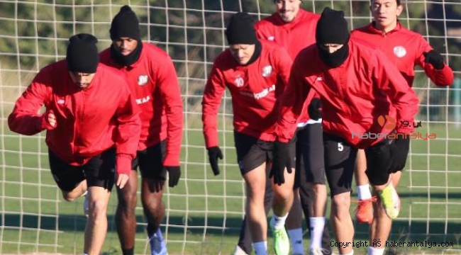 5 eksikli Antalyaspor, 11 yıl sonra deplasmanda Galatasaray karşısında galibiyet hedefliyor