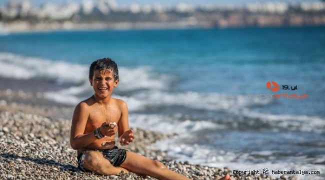 Antalya'da aralıkta deniz keyfi