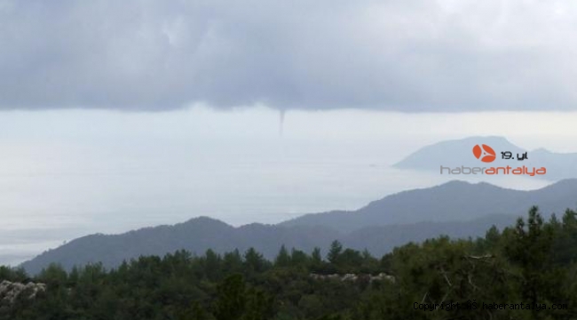 Antalya'da denizde 2 hortum oluştu !