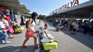 Antalya'da yabancı turist sayısı, 9 milyonu geçti