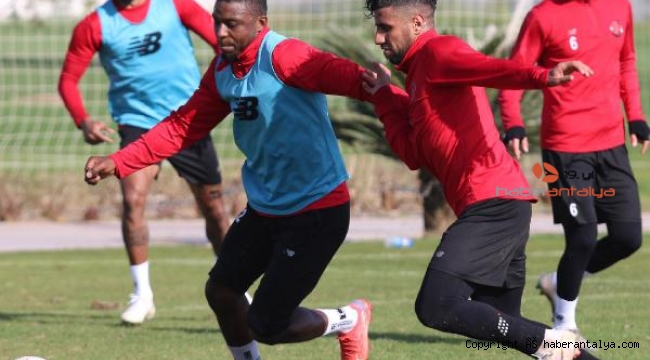 Antalyaspor'da eksikler can sıkıyor