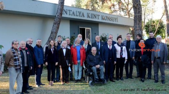 Başkan Böcek'ten Kent Konseyi'ne nezaket ziyareti