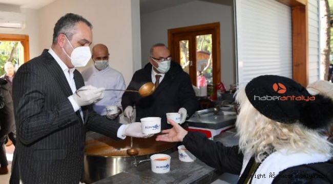 Başkan Esen, vatandaşlara Çandır Fasulyesi ikram etti