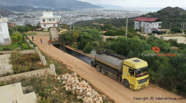 Bozdağ yolları asfalta kavuştu