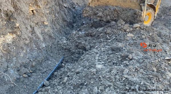 Büyükşehir'den Gündoğmuşlu çiftçilere sulama borusu desteği