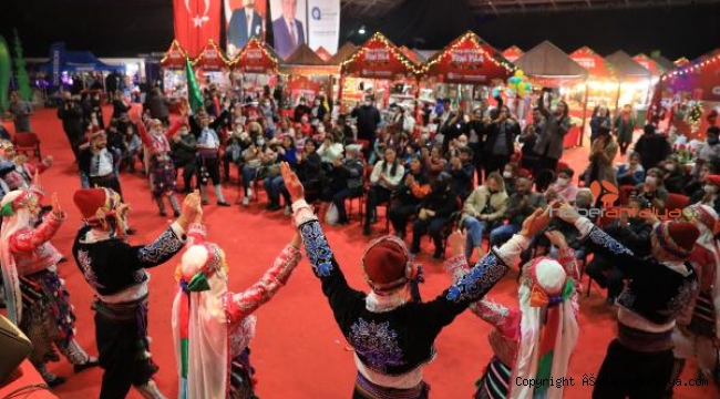 Cam Piramit'te yeni yıl coşkusu devam ediyor