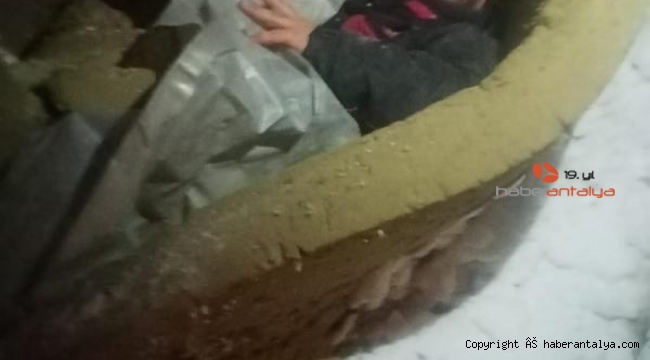 Donma tehlikesi geçiren adamı polis kurtardı