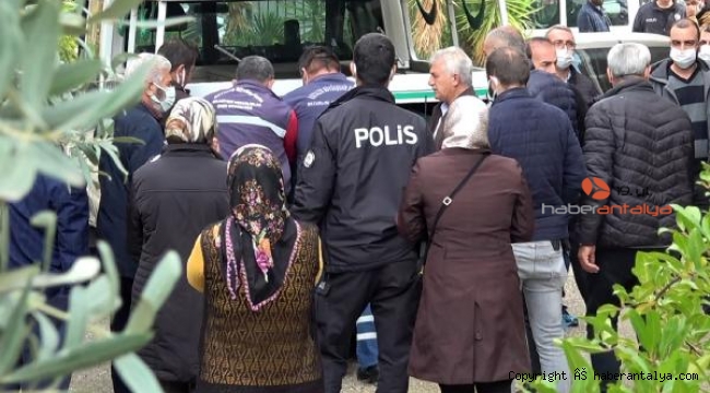 Eşini öldürüp, sabaha kadar başında bekledi !
