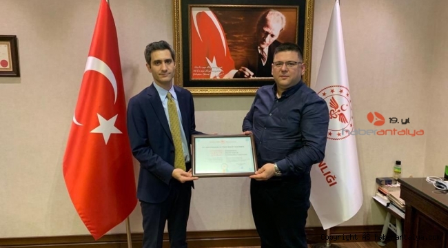 Finike Devlet Hastanesi'ne 'Sağlık Turizmi Yetkilendirme Belgesi'