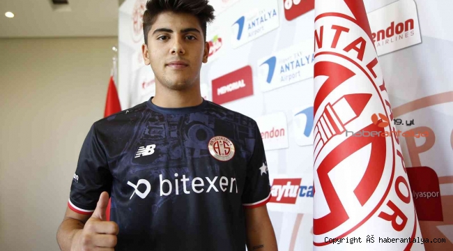 FT Antalyaspor'dan altyapıdan yetişen 3 gence imza