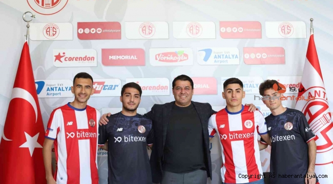 FTA Antalyaspor 4 genç futbolcu ile daha sözleşme imzaladı