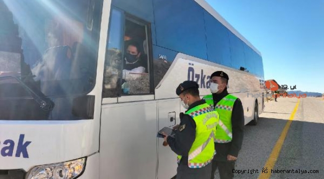 Jandarmadan kış lastiği denetimi