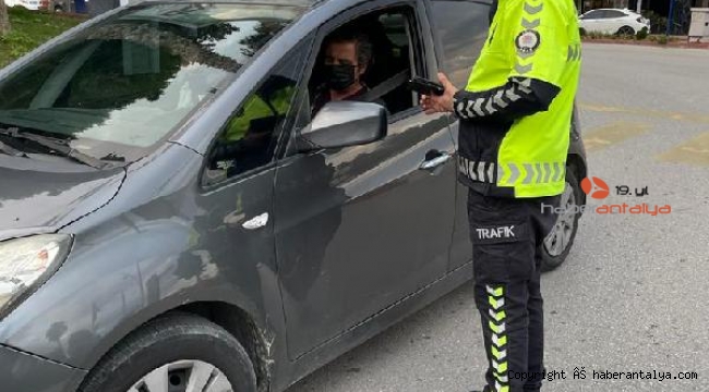 Kemer'de 'ihbarlı kırmızı ışık' denetimi