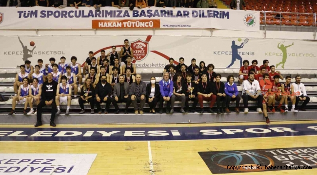 Kepez Belediyesi Spor Kulübü oyuncuları ilk 2'de