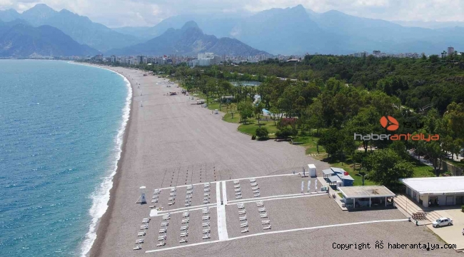 Konyaaltı sahilinde tuvalet ve giyinme kabini sayıları artırılacak, otopark ihlalleri önlenecek