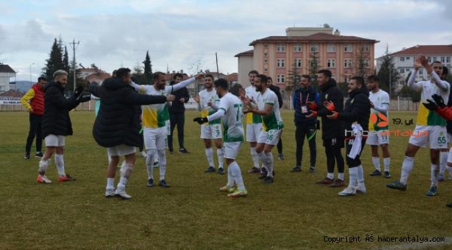 Korkuteli Belediyespor, 3 puanı 3 golle aldı