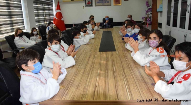 Kumluca Kaymakamı, Judocularla bir araya geldi