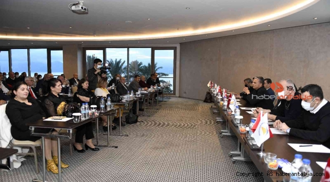 Muratpaşa Belediyesi'nde yılın son Muhtarlar Meclisi toplandı