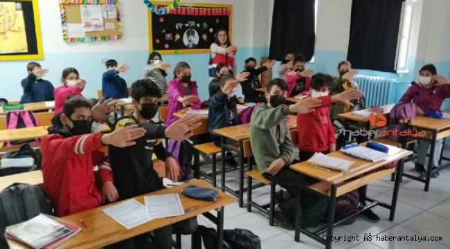 Öğrencilere, aile içi ve kadına yönelik şiddetle mücadele eğitimi