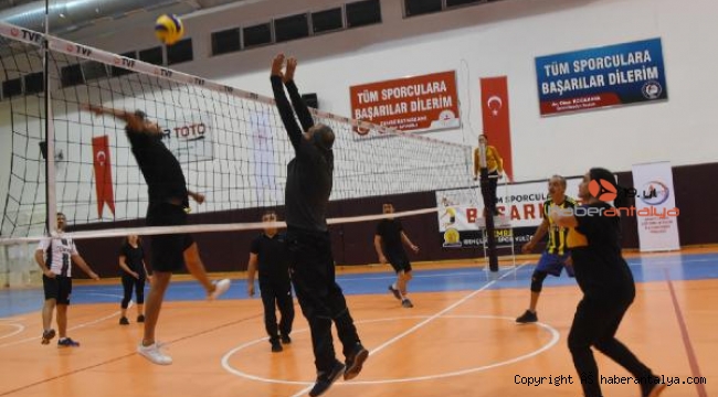 Öğretmenler Voleybol Turnuvası başladı