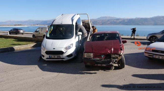 Önce otomobile sonra TIR'a çaptı