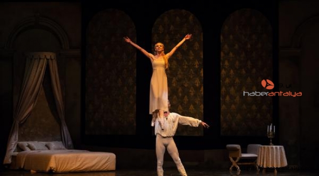 'Romeo ve Juliet' gündüz gösterimi ile sahnede